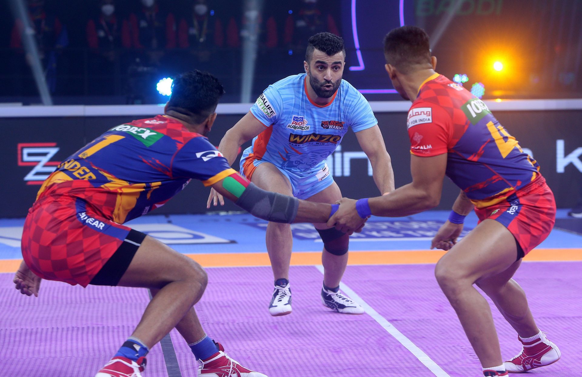 PKL के तीसरे मैच में गत विजेता बंगाल वॉरियर्स ने जीता अपना पहला मुकाबला (Photo: Pro Kabaddi League)