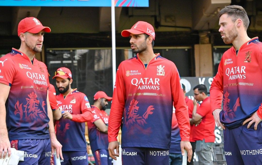 आरसीबी की टीम (Photo Credit - @RCBTweets)