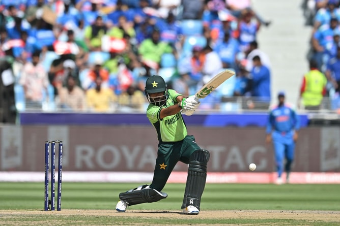 'पाकिस्तान के पास एक ही तो स्टार है',पूर्व गेंदबाज ने PCB को लगाई लताड़, टीम से ड्रॉप करने को लेकर दिया बड़ा बयान