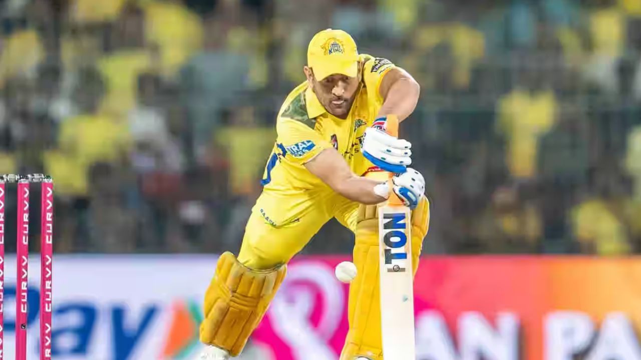 धोनी RCB के खिलाफ नौवें नंबर पर बल्लेबाजी करने आए थे (photo credit- iplt20.com)