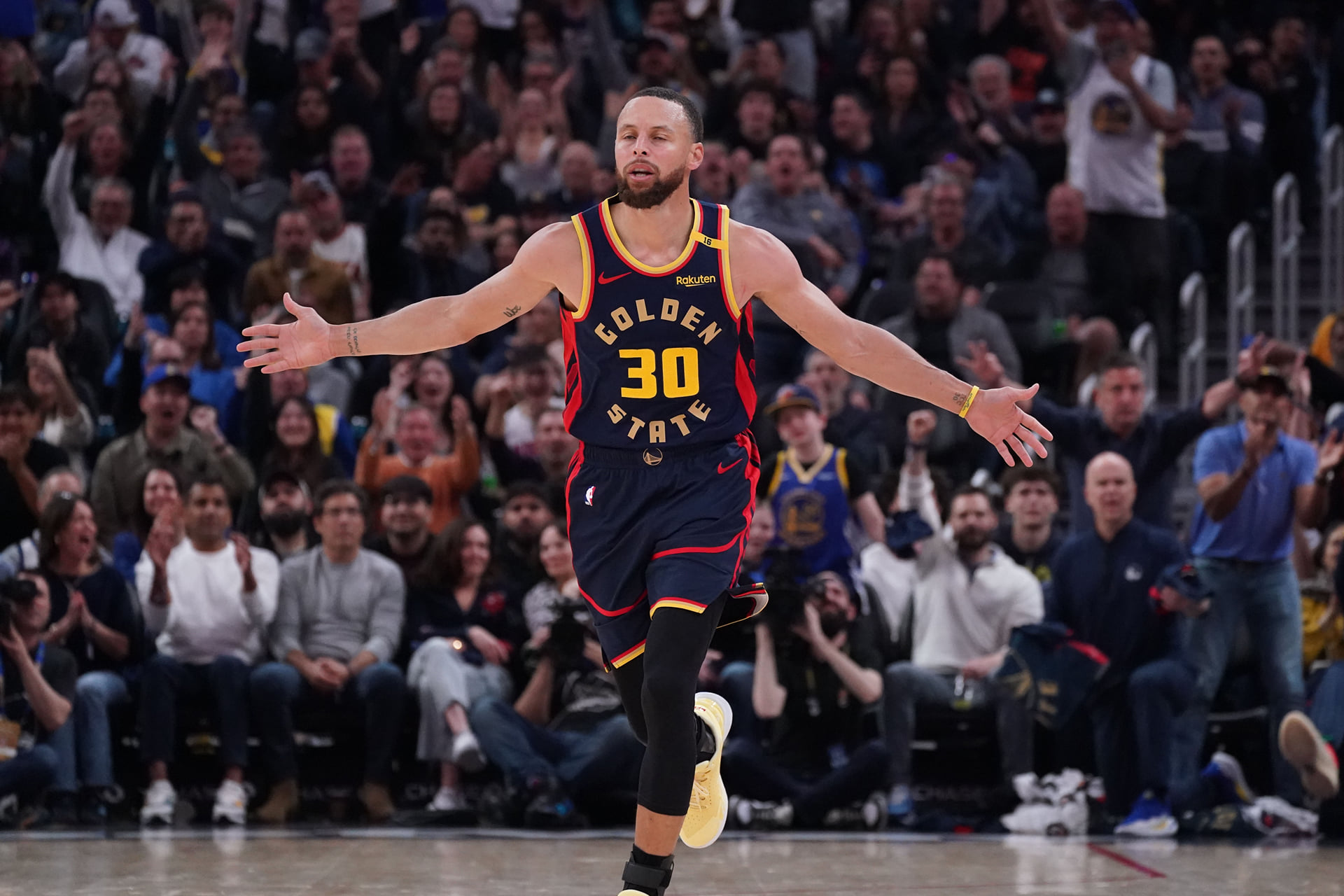 Steph Curry leapfrogs Hall of Famer for massive career achievement