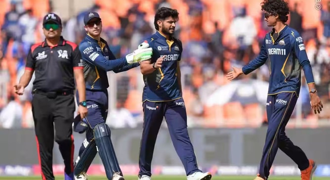 Abishek Porel gifts his wicket for 18 off 9 balls in GT vs DC IPL 2025 match [Watch]