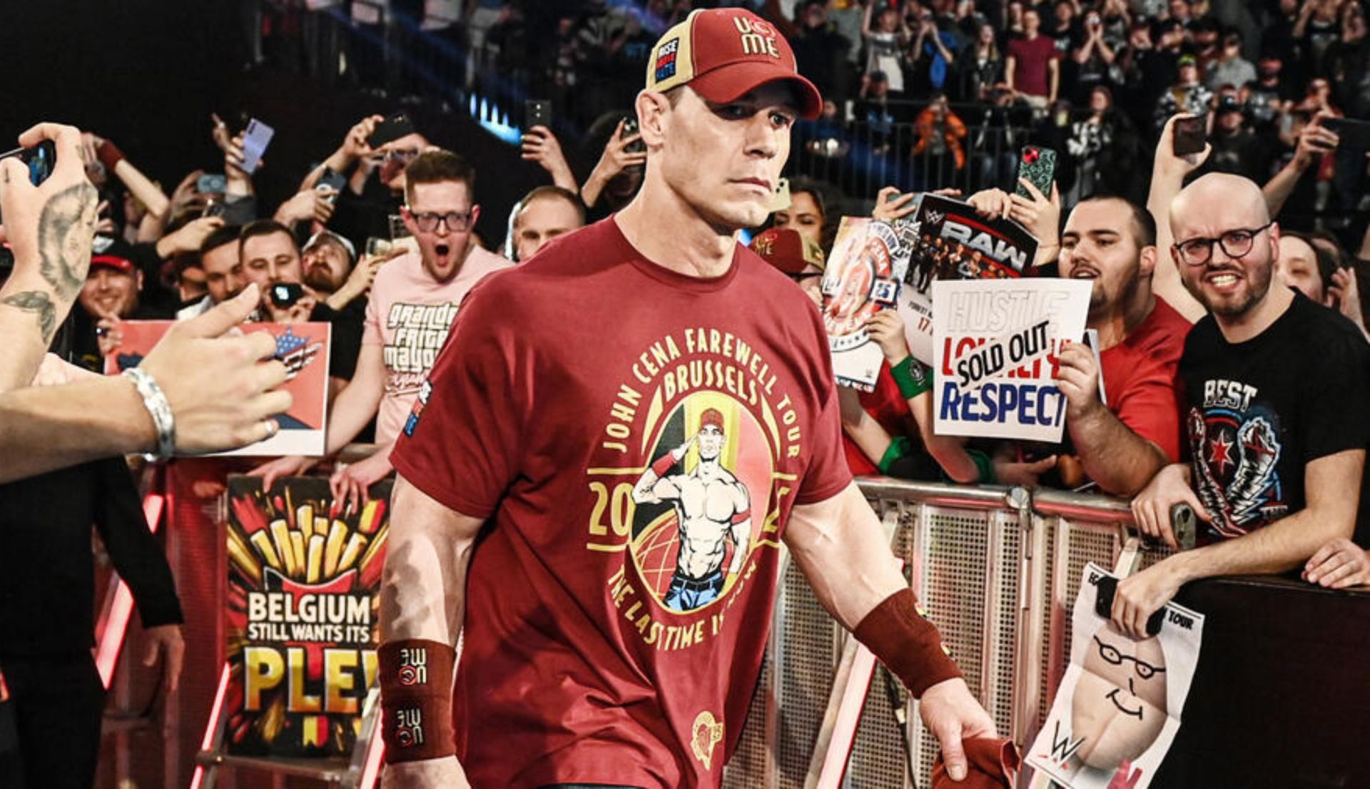 जॉन सीना एंट्री करते हुए (Photo: WWE.com)