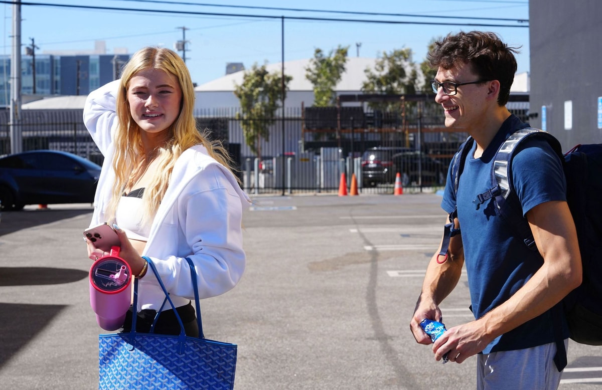 Stephen Nedoroscik's DWTS partner Rylee Arnold reacts to dancing for first time after ankle injury during Live Tour