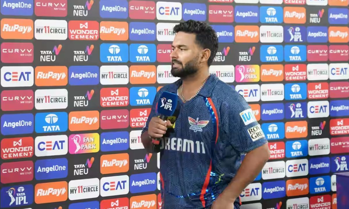 मैच के बाद लखनऊ सुपर जांयट्स के कप्तान ऋषभ पंत (Image Credits: IPLt20)