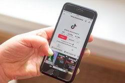 “Will be ending the misinformation tirade!”— Netizens react to TikTok testing new ‘Footnotes’ feature similar to ‘Community Notes’ on X